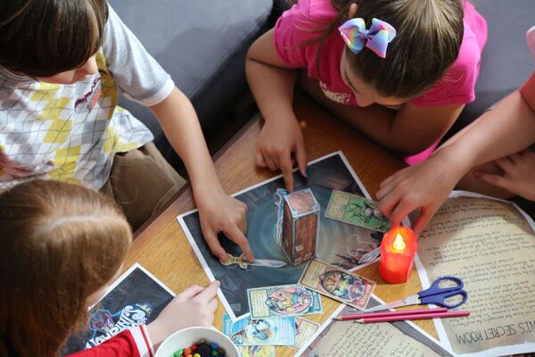 Деца играат Houdini