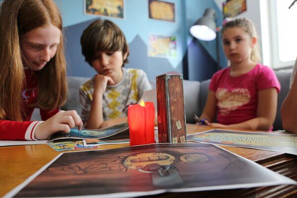 Деца играат Houdini