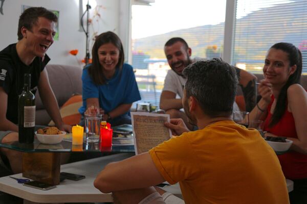 Деца играат Houdini